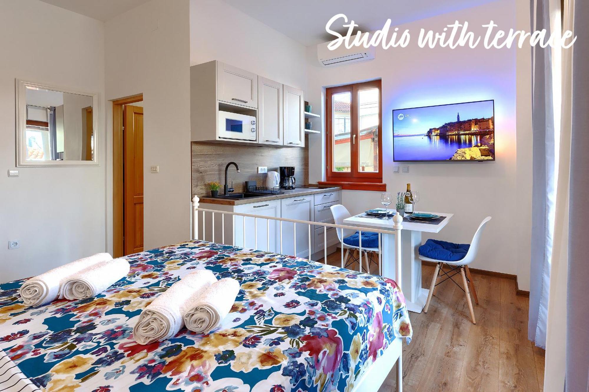 Studios Notte Sul Porto Rovinj Exteriér fotografie