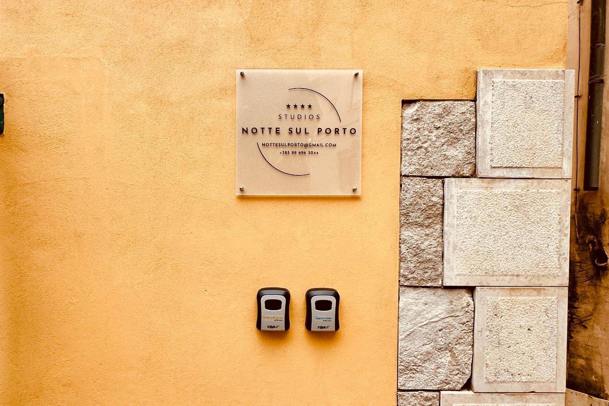 Studios Notte Sul Porto Rovinj Exteriér fotografie